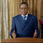 Message de fin d’année 2023 du Président Maurice KAMTO à la Nation. « Tout montre qu’il n’y a plus un commandant à bord du navire Cameroun et que seules des factions se servent des leviers de l’État au service de leurs propres ambitions… »