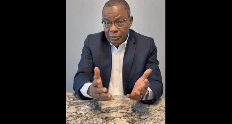 Le Président Maurice KAMTO séquestré à Douala. Après avoir rassemblé des milliers de Camerounais à Paris le 31 mai, le Président Maurice KAMTO, de retour au Cameroun, a été séquestré par les autorités, empêché d’accéder au siège de son parti et sommé de quitter la ville. « Quand on provoque tout le temps un peuple, il ne faut pas être surpris que le peuple puisse s’énerver à un moment donné »